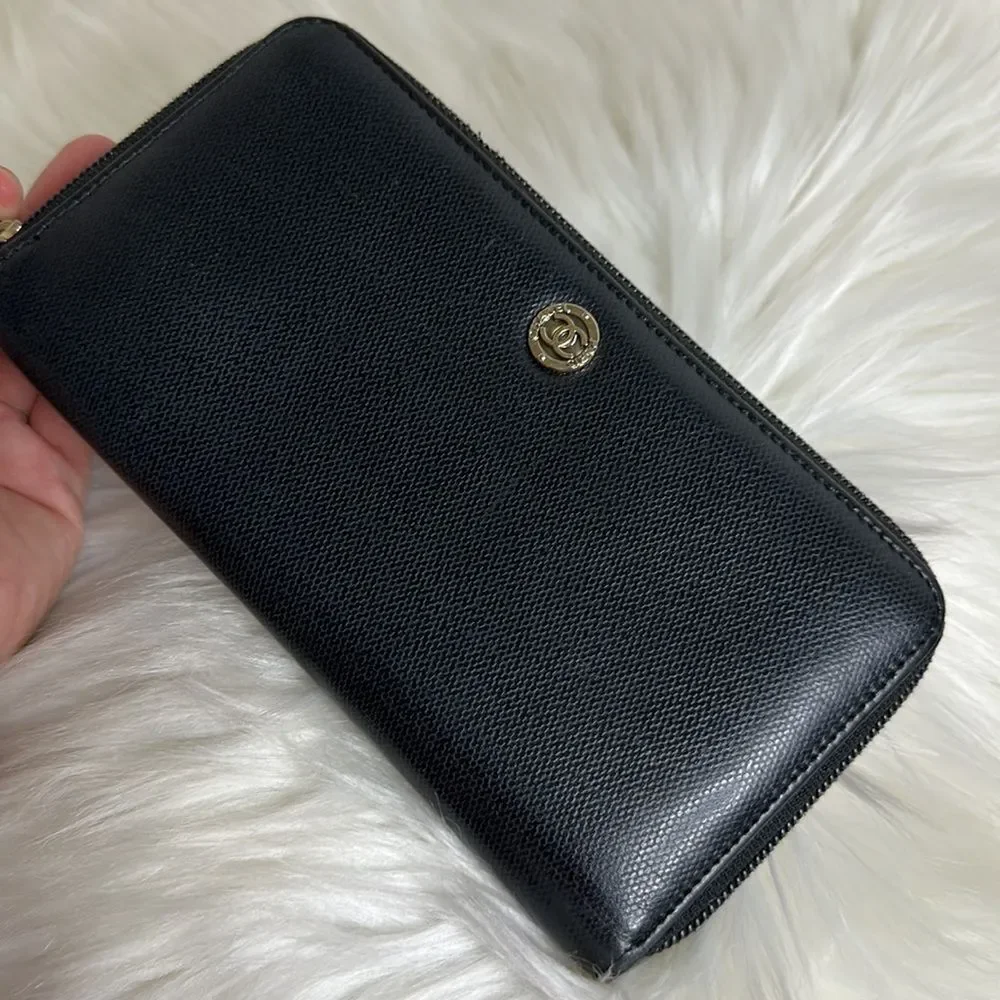 💯Authentic Chanel Leather Zipped Around Long Wallet 🍀